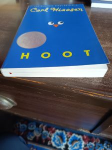 Novel : Hoot by Carl Hiassen