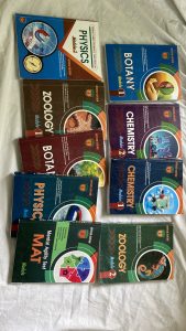 CEE Vibrant entrance books